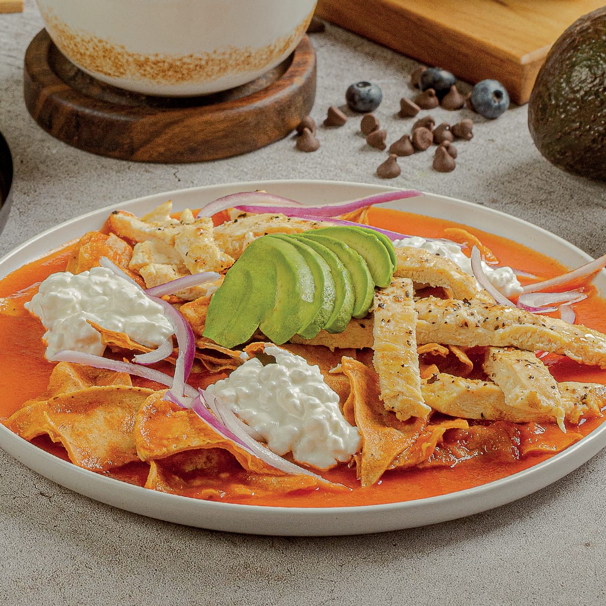 Chilaquiles fit de Tagers con totopos horneados y queso cottage