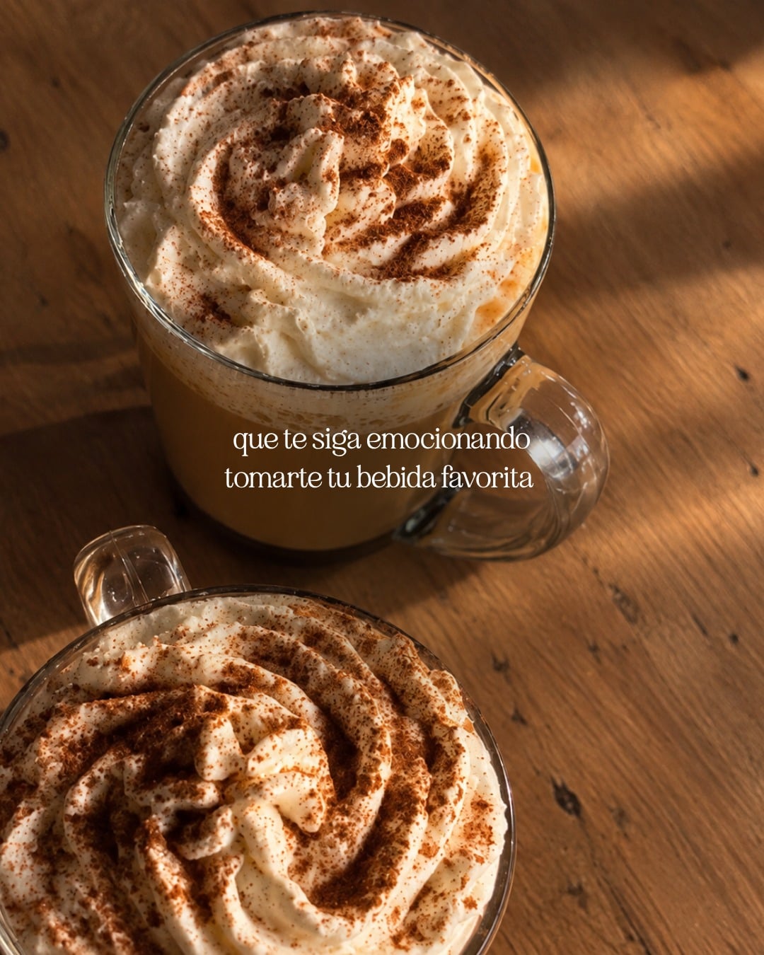Por seguir encontrando motivos para emocionarnos, incluso en los días más cotidianos. 🍂☕🤎